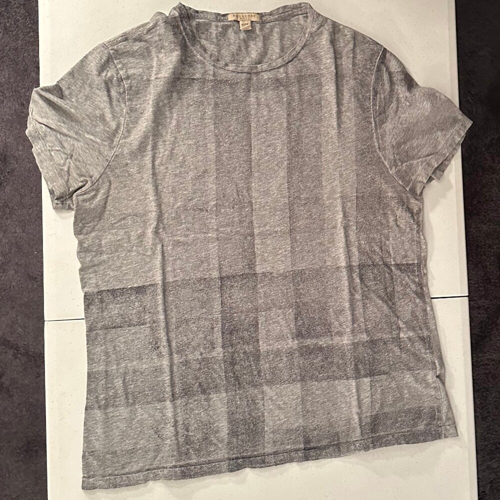 BURBERRY BRIT Men's Medium Gray Nova Check T-Shirt (might run small)